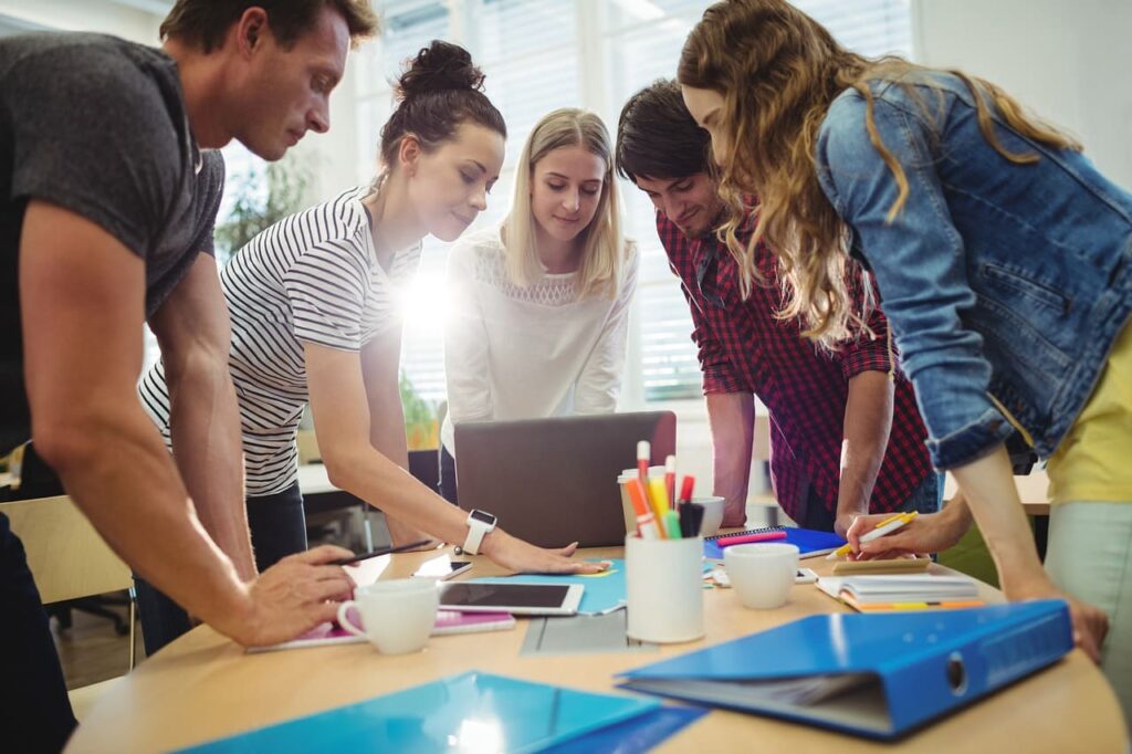 equipo-de-personas-trabajando